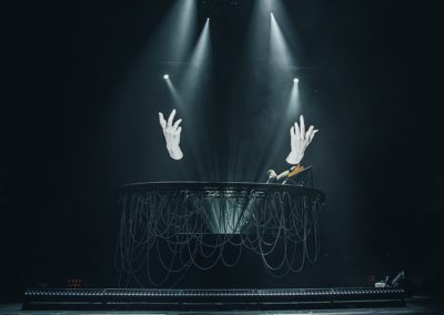 hands and lights